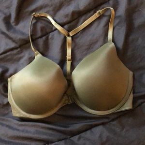 Last chance! NWOT PINK bra 32D
